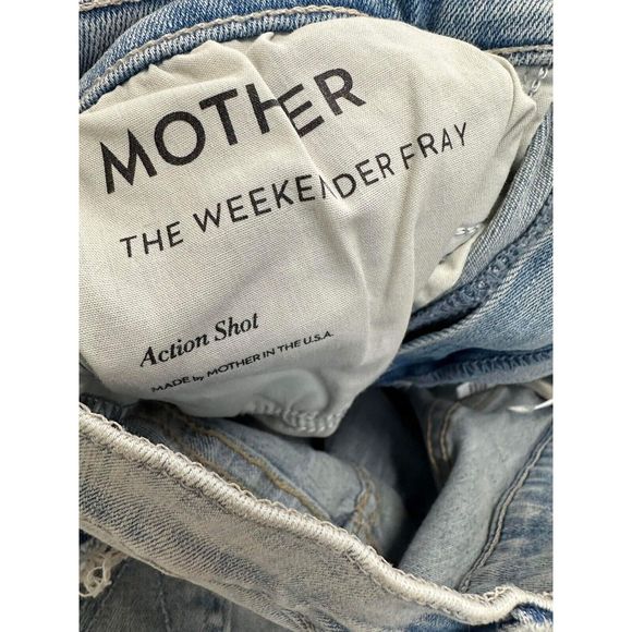 MOTHER The Weekender Fray Jeans Action Shot Size 27 - Picture 9 of 9
